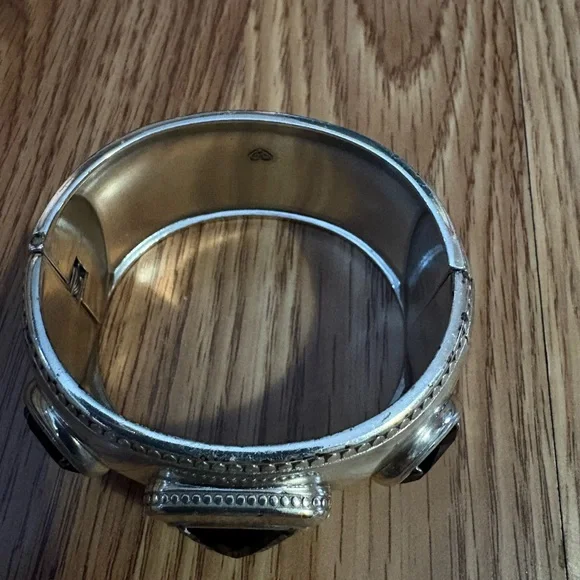 BRIGHTON LARGE BLACK STONE BANGLE SIZE 6.5 - 7 BRACELET